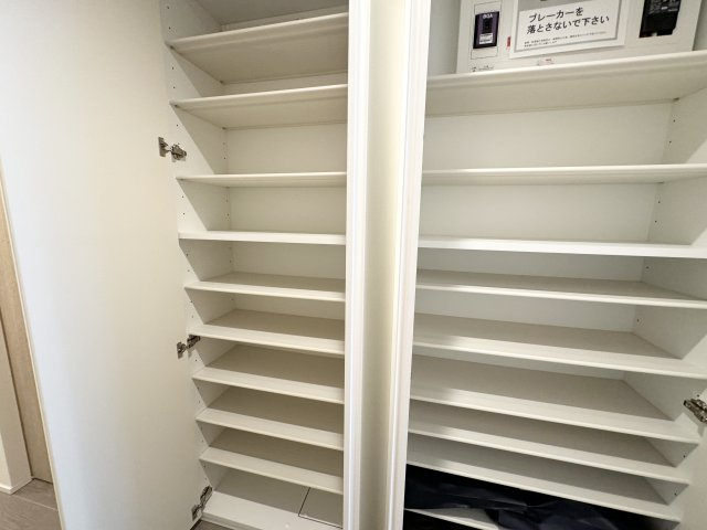 グラン・ブルー高輪アドニスA棟の収納