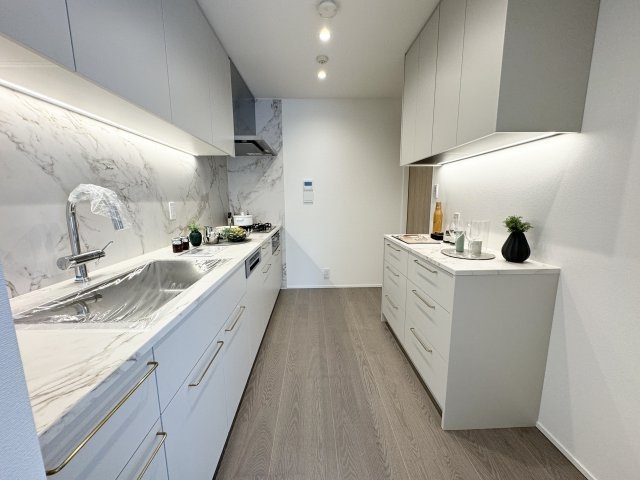 グラン・ブルー高輪アドニスA棟のキッチン