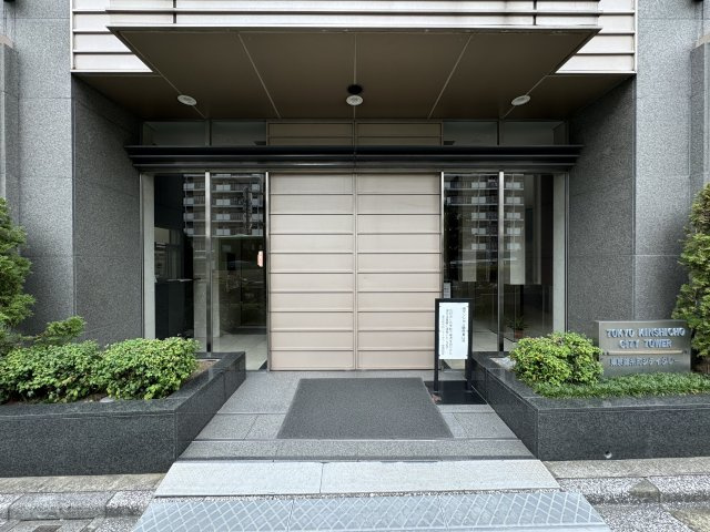 東京錦糸町シティタワーのエントランス|緑豊かなエントランスがお出迎え