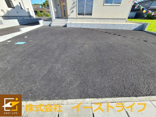 【新築戸建】佐糠町第7※キャンペーン実施中！の駐車場|5号棟駐車場　3台駐車可能（車種による）