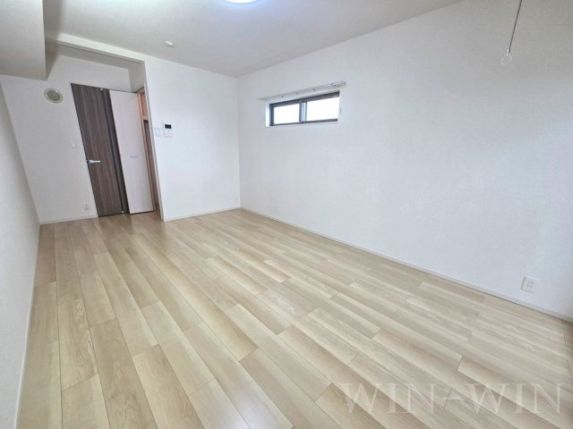 ベル リゼオ Kの居間・リビング