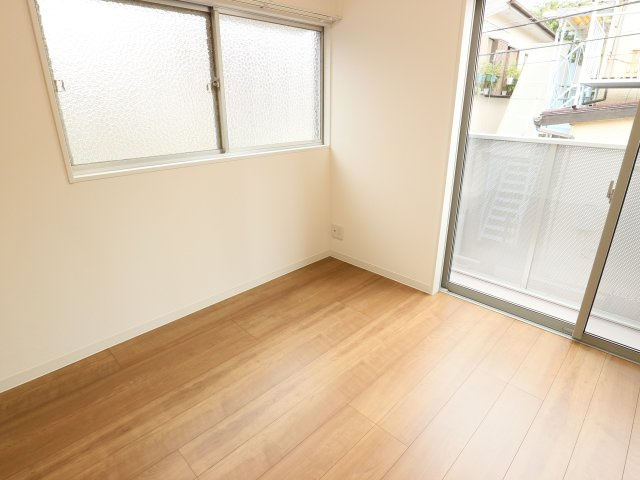 井の頭戸建の洋室