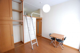 こちらのリビングで趣味の時間をお楽しみください