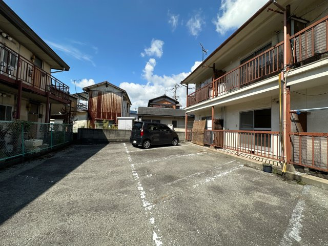 堀留ハイツの駐車場