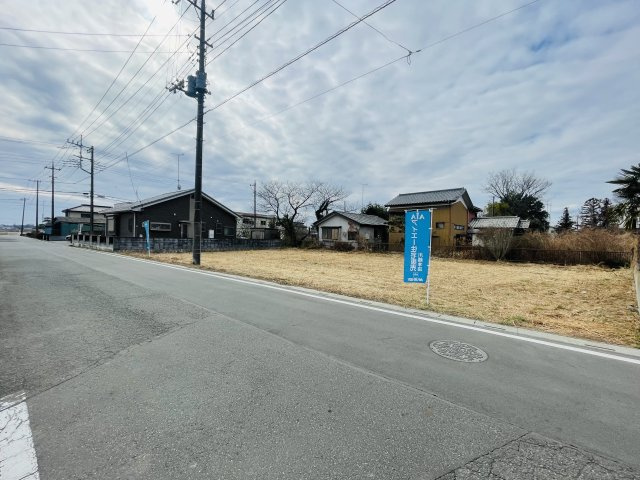 土地　川越市石田の前面道路含む現地写真