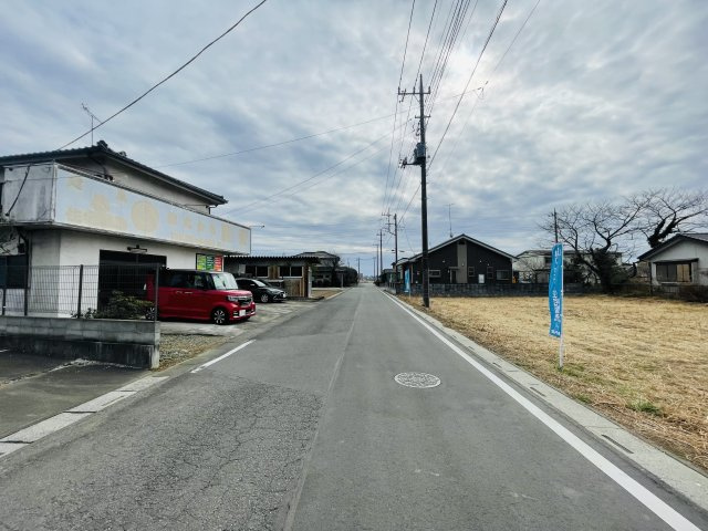 土地　川越市石田の前面道路含む現地写真