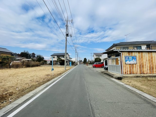 土地　川越市石田の前面道路含む現地写真