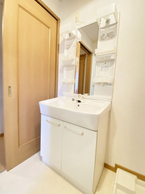 【独立洗面台】 | コートジュネス　Ⅱ | ※同物件、別のお部屋の写真です