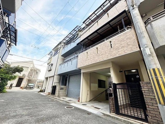 私部西１丁目　中古一戸建ての前面道路含む現地写真|前面道路含む現地写真　幅員4.8ｍ
■物件内覧・資金計画相談・住宅ローン相談、リフォーム相談、お問合せ受付中■
※当日・翌日のご内覧、ご相談はお電話でのお問合せがスムーズです！