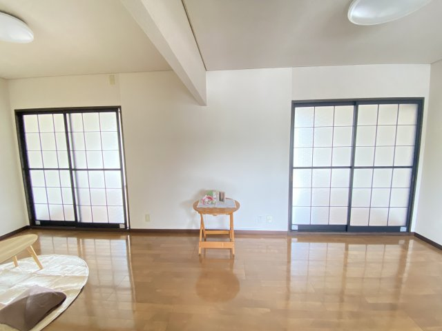 ハイツリバーBの居間・リビング