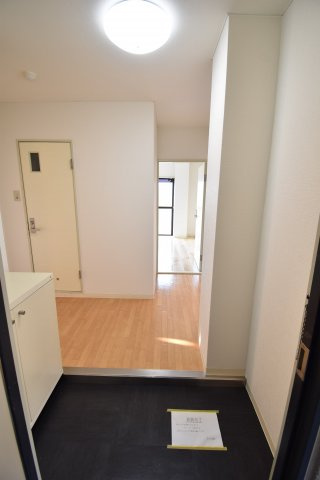 ソレーユYAMADAの玄関|同型参考モデル写真