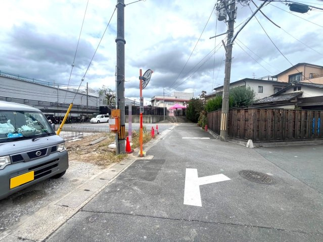 京阪本線『淀』駅まで徒歩８分♪お財布にも優しいオール電化４ＬＤＫ住宅◎伏見区淀下津町１期の前面道路含む現地写真|前道道路(２０２４年１０月撮影)