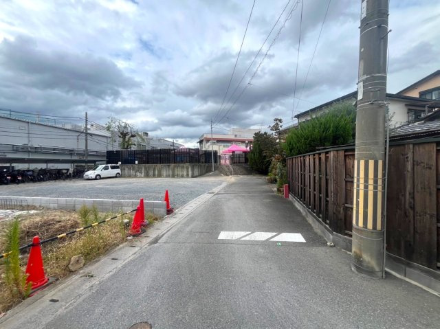 京阪本線『淀』駅まで徒歩８分♪お財布にも優しいオール電化４ＬＤＫ住宅◎伏見区淀下津町１期の前面道路含む現地写真|前道道路(２０２４年１０月撮影)
