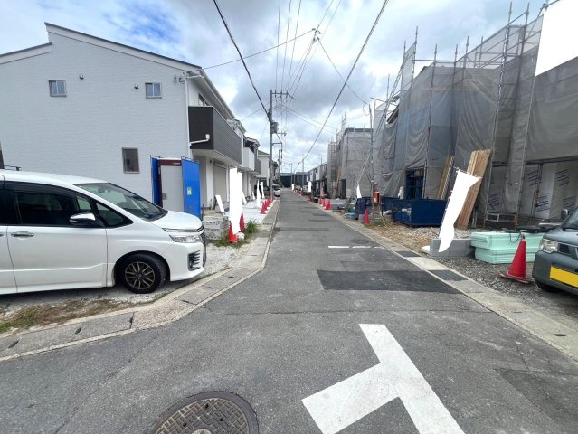 京阪本線『淀』駅まで徒歩８分♪お財布にも優しいオール電化４ＬＤＫ住宅◎伏見区淀下津町１期の前面道路含む現地写真|前道道路(２０２４年１０月撮影)