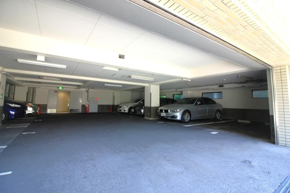 グラン・ドムール夙川の駐車場|駐車場は自走式です！空き状況は確認中です！