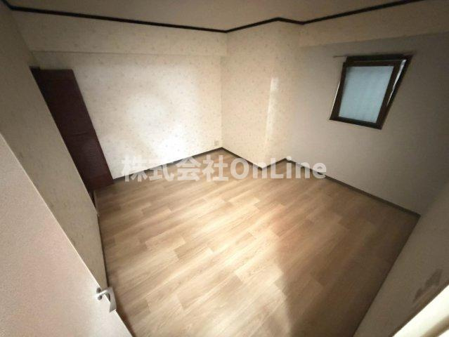 八尾市北本町２丁目の賃貸マンションの洋室