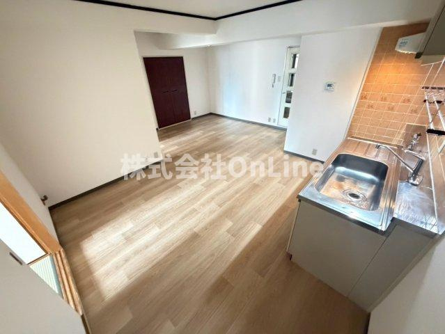 八尾市北本町２丁目の賃貸マンションの居間・リビング