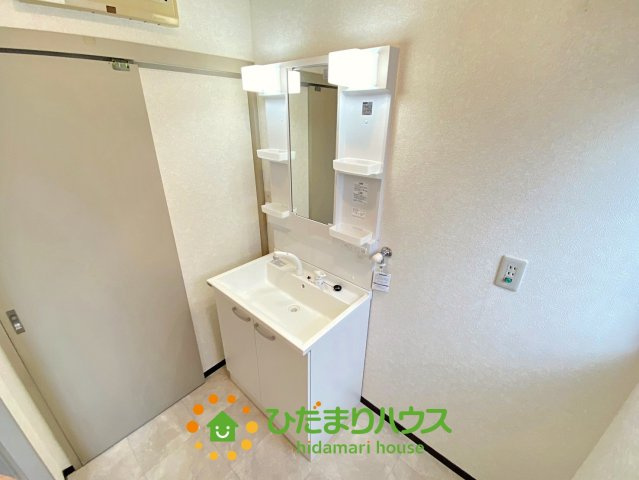 加須市騎西　中古一戸建ての独立洗面台