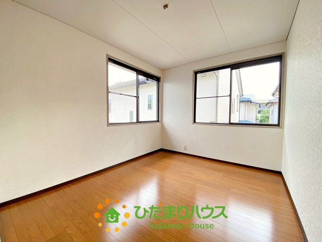 加須市騎西　中古一戸建ての洋室