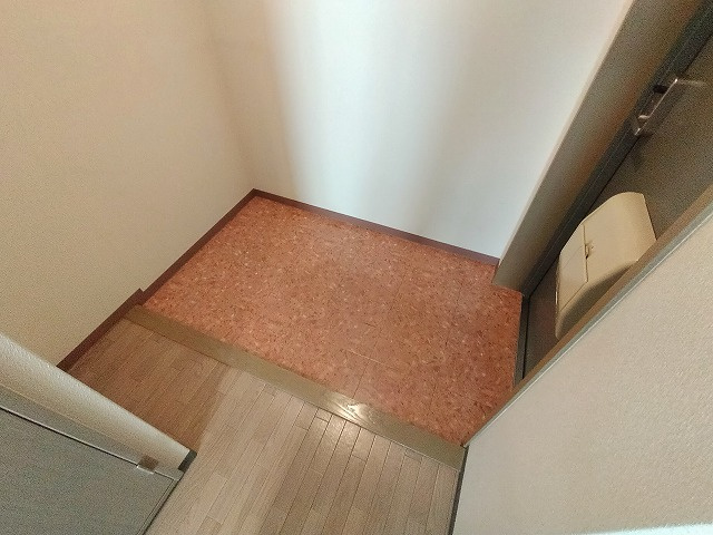 神戸市須磨区飛松町４丁目の賃貸マンションの玄関|シューズボックス付き