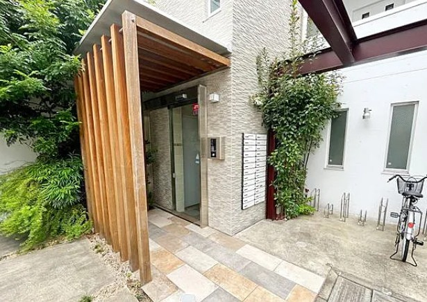 CSGARDEN池袋のエントランス