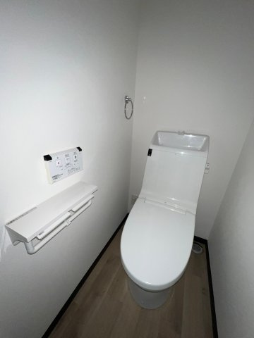 サングレイス西新町のトイレ
