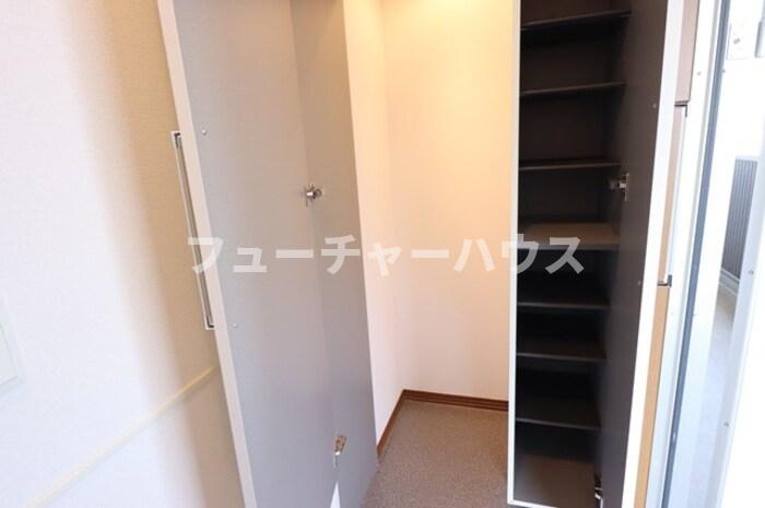 アルモニーの玄関