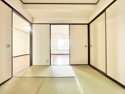 【和室】 | 豊中スカイハイツ | サイトに掲載されていない箇所の写真、撮影してお届けさせて頂きます！気になる物件で、見たい部分の画像が無い場合は、弊社スタッフまでご連絡下さいませ。お客様の気になる箇所を、カメラにて撮影して参ります！