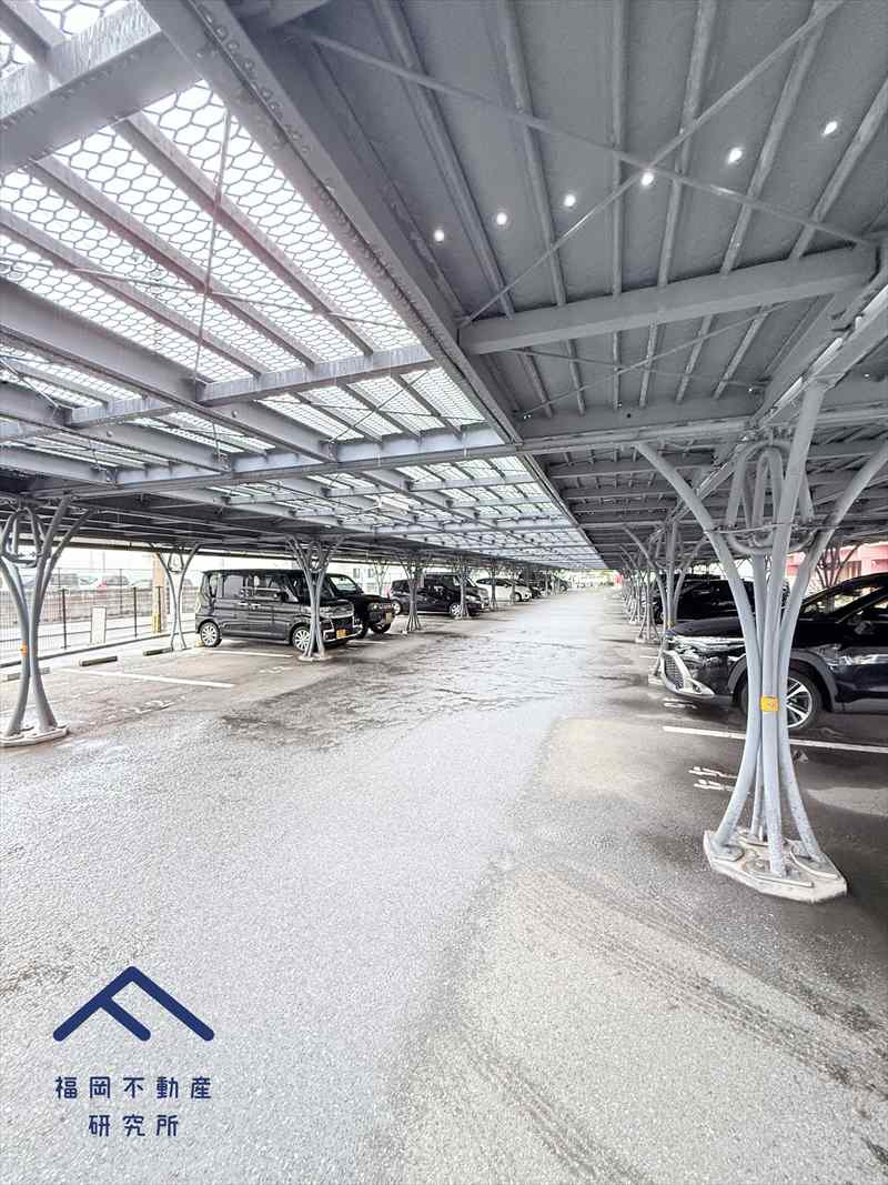 アンピール箱崎東Ⅱの駐車場