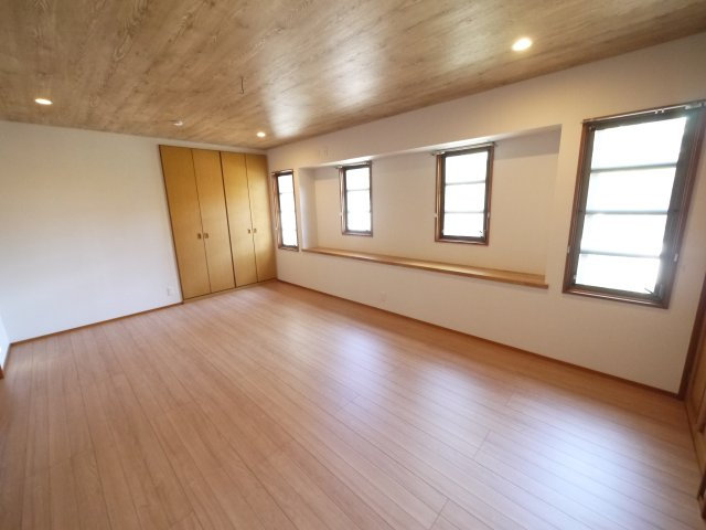 大網白里市大網　平家中古戸建の洋室|内外装リフォーム済み令和6年10月住友林業施工４LDK平家 敷地約464坪スーパーベイシア徒歩約2分