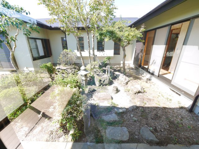 大網白里市大網　平家中古戸建の庭|内外装リフォーム済み令和6年10月住友林業施工４LDK平家 敷地約464坪スーパーベイシア徒歩約2分