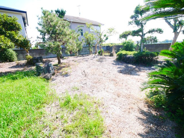 大網白里市大網　平家中古戸建の庭|内外装リフォーム済み令和6年10月住友林業施工４LDK平家 敷地約464坪スーパーベイシア徒歩約2分