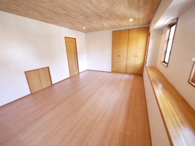 大網白里市大網　平家中古戸建の洋室|内外装リフォーム済み令和6年10月住友林業施工４LDK平家 敷地約464坪スーパーベイシア徒歩約2分