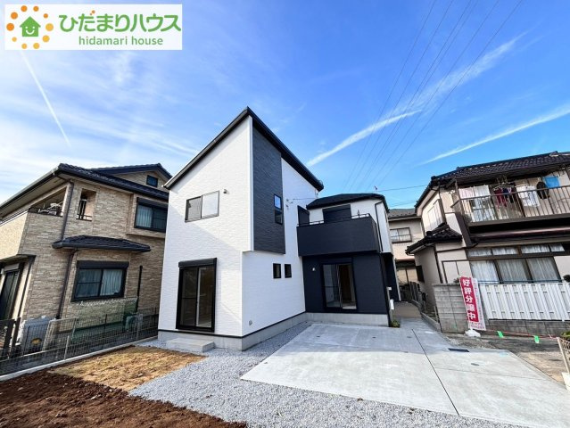 上尾市弁財1丁目　2期　新築一戸建て　ブルーミングガーデン　01の外観|デザイナーズのようなお洒落な外観です(^^♪