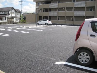 【駐車場】 | ディアコート | 広い駐車場です。