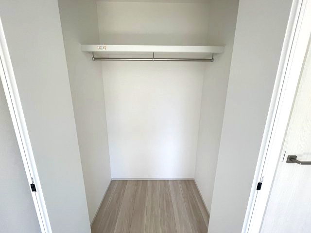 佐伯区皆賀二丁目　№34432の収納|2階　洋室5帖内クローゼット