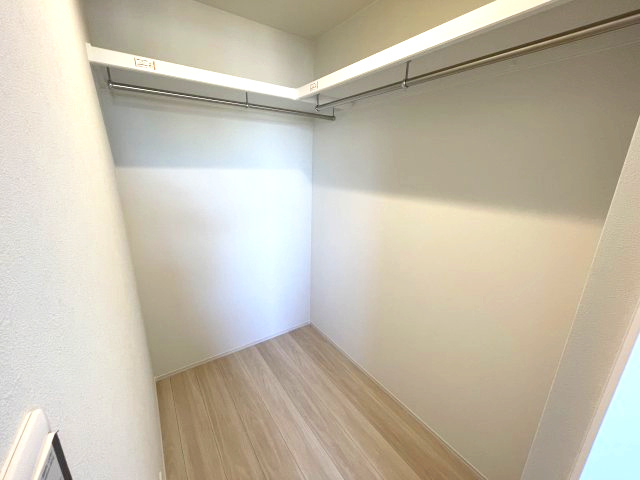 佐伯区皆賀二丁目　№34432の収納|2階　洋室6帖内収納