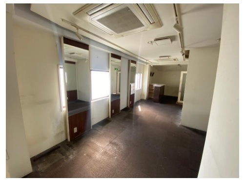 ビルヤマザキ六階