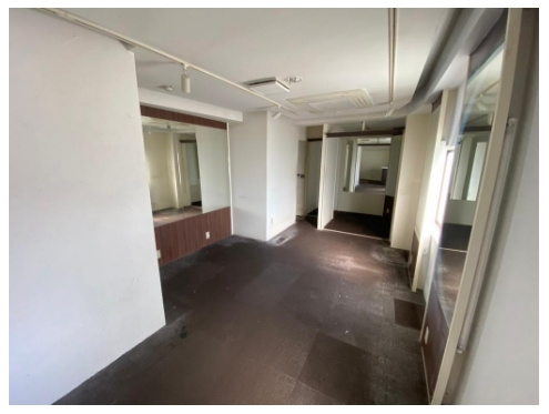 ビルヤマザキ六階のその他