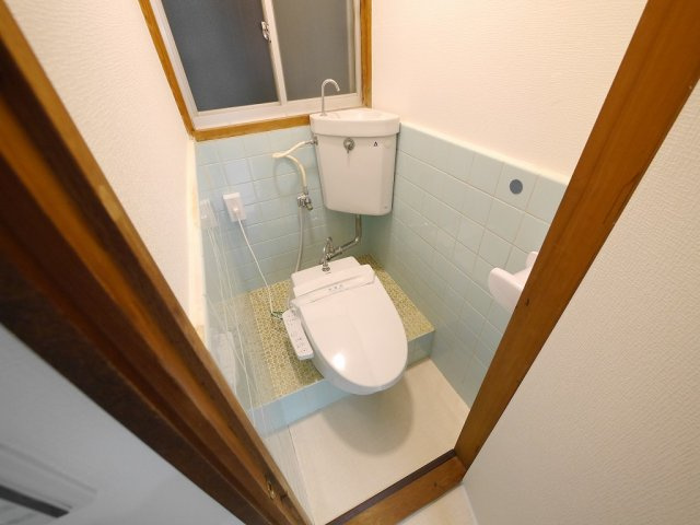 長田区丸山町1丁目9-4戸建のトイレ