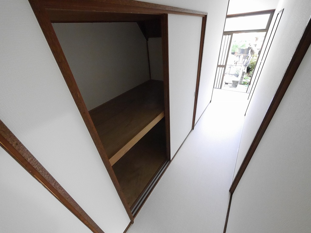 長田区丸山町1丁目9-4戸建の収納