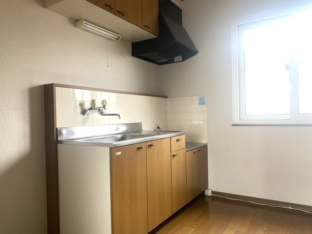 遠野市早瀬町１丁目のアパートのキッチン