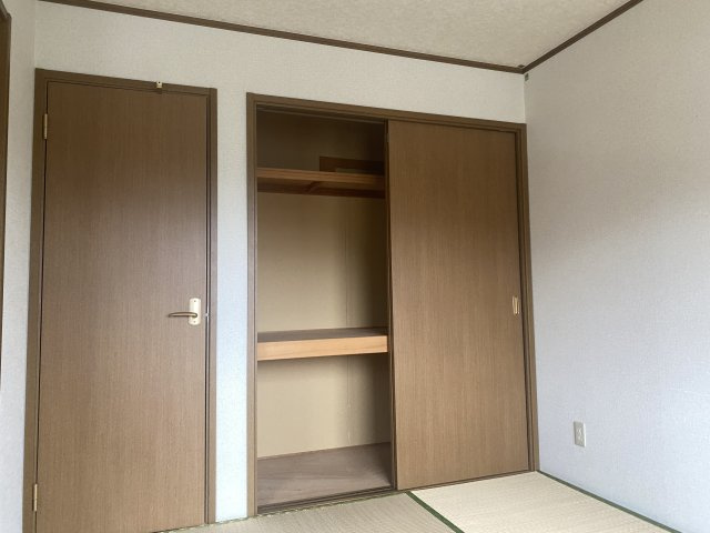 遠野市早瀬町１丁目のアパートの収納