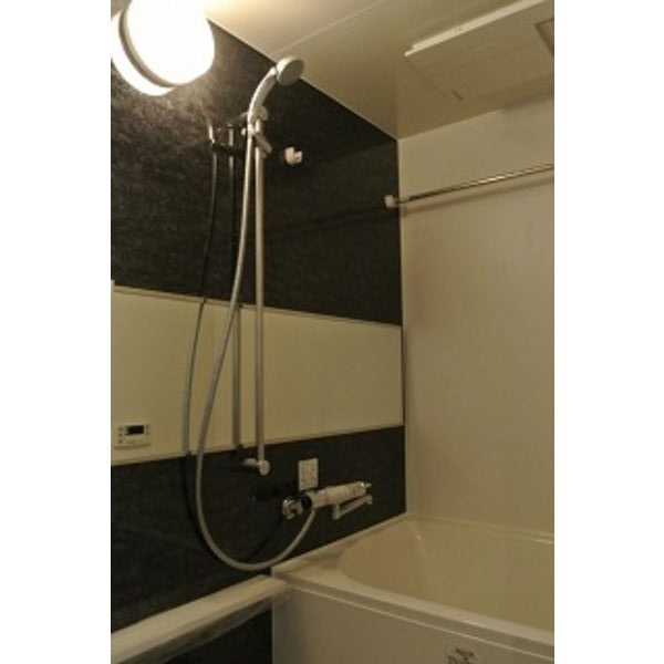 セレニティー大須の浴室