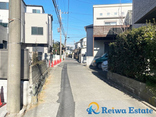 新築戸建　茅ヶ崎市浜竹1丁目の前面道路含む現地写真