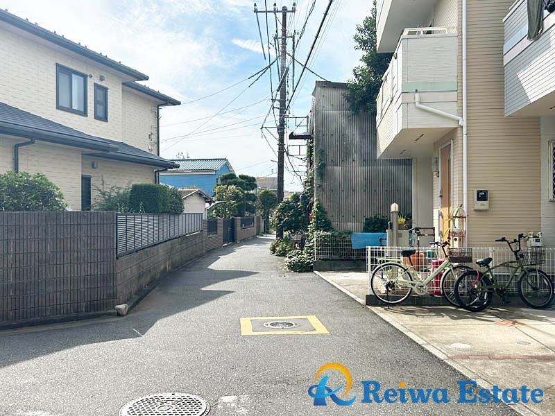 新築戸建　茅ヶ崎市浜竹1丁目の前面道路含む現地写真