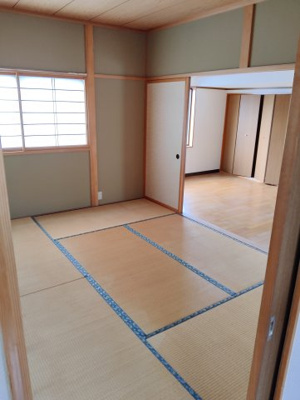【和室】 | 米沢市下花沢2丁目　２階建中古住宅 | ２階６帖の和室です。