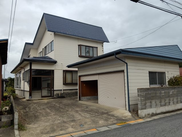 米沢市下花沢2丁目　２階建中古住宅の外観