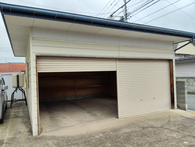 【外観】 | 米沢市下花沢2丁目　２階建中古住宅 | 車庫