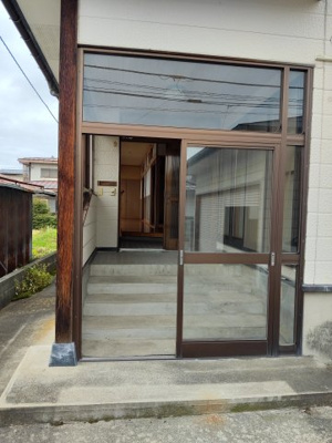 【その他】 | 米沢市下花沢2丁目　２階建中古住宅 | 風除室